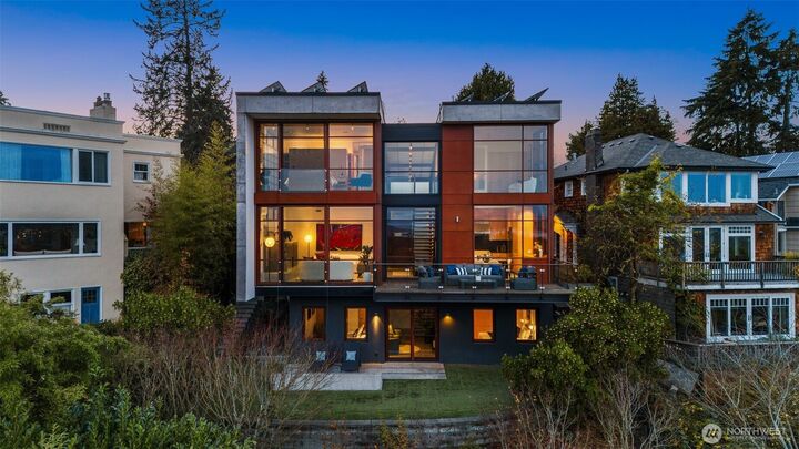 Property Photo: 1527 E Howe Street WA 98112