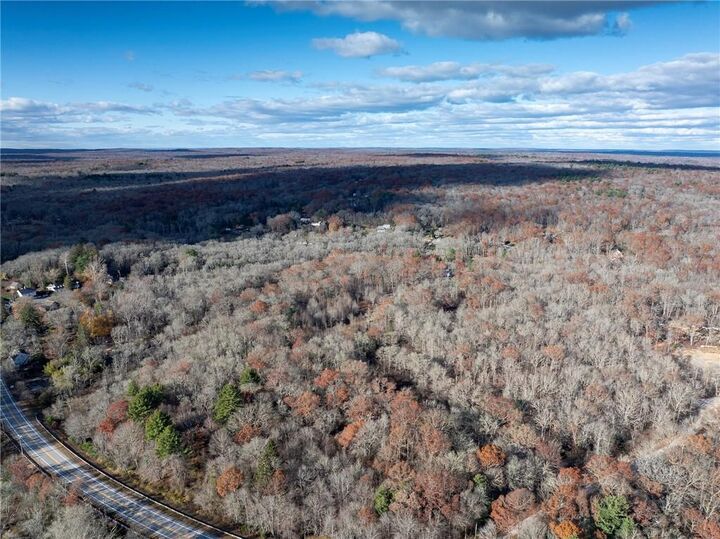 Property Photo:  9 Baton Way  RI 02833 