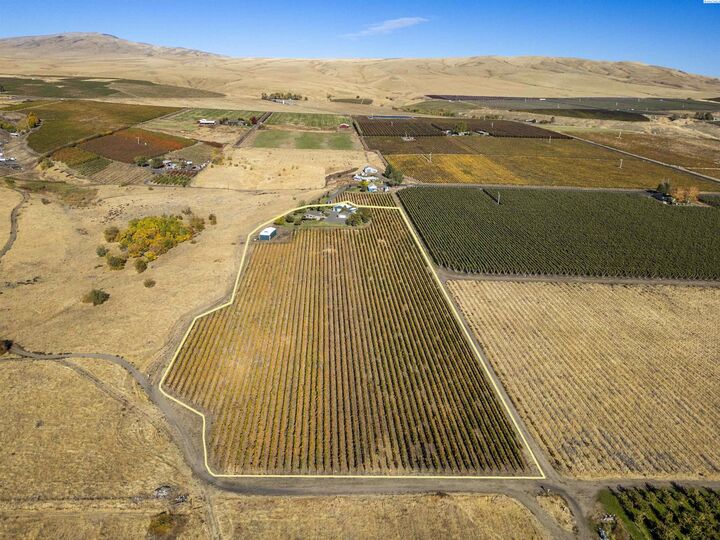 Property Photo: 22207/22003 Gerrick Road WA 99320