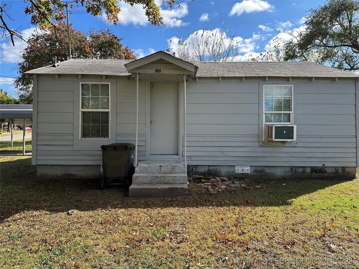 Property Photo: 501 W Elm Street OK 74434