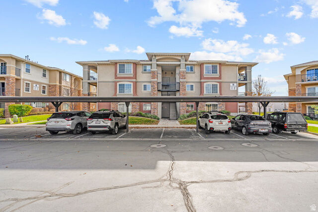 Property Photo:  196 E Spencer Peak Way D6  UT 84020 