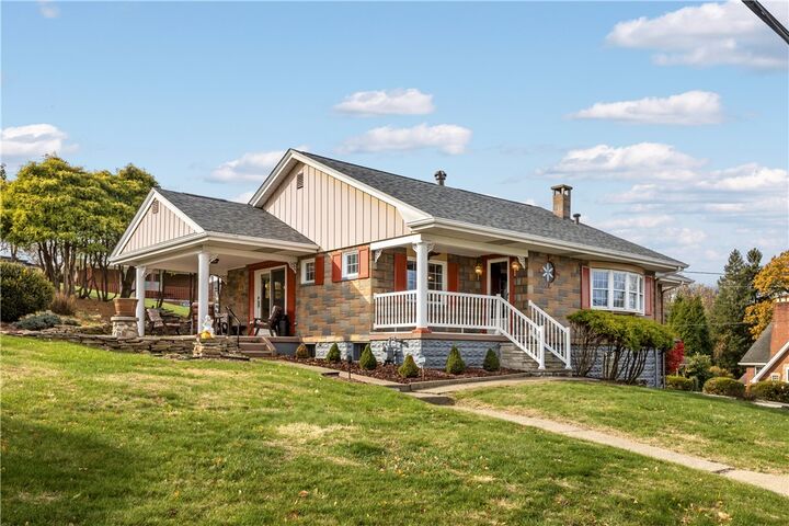 Property Photo: 125 Beechwood Dr PA 15063