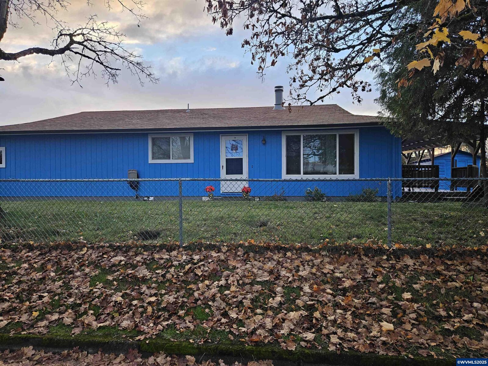 Property Photo:  1999 Columbus Pl SE  OR 97322 