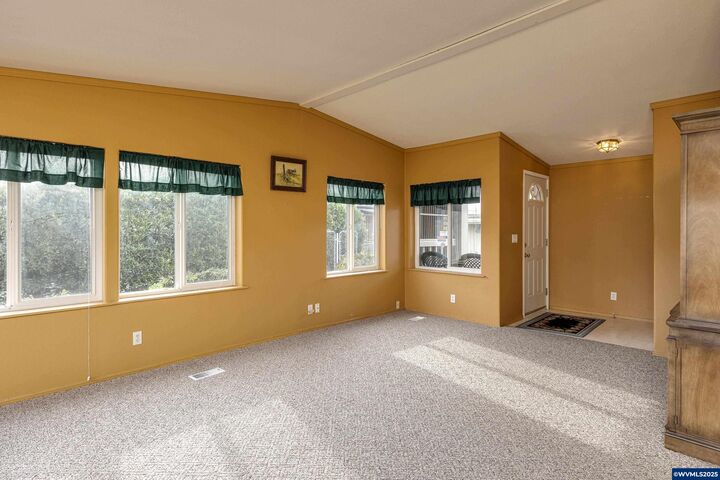 Property Photo: 1156 SW Westvale St 197 OR 97128