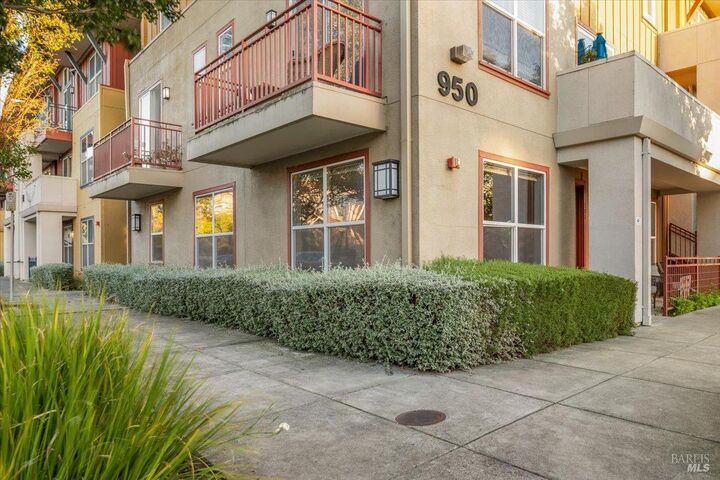 Property Photo: 950 Campoy Street 101 CA 95407