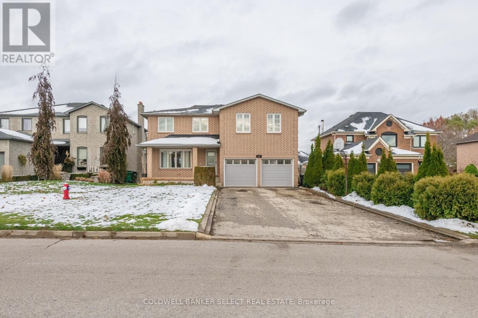 Property Photo:  427 Kingsview Drive  ON L7E 1J4 