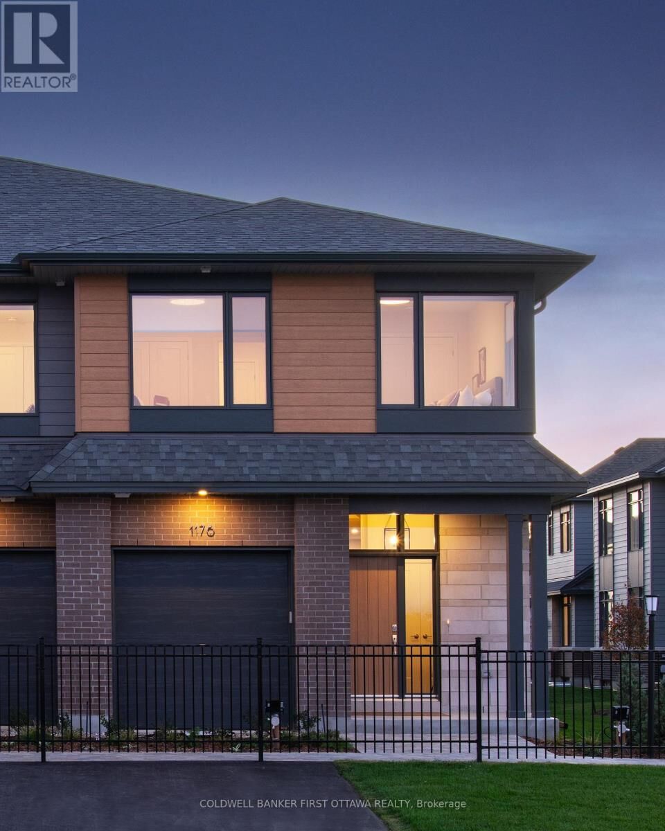 Property Photo:  1186 Spoor Street  ON K2W 0N4 