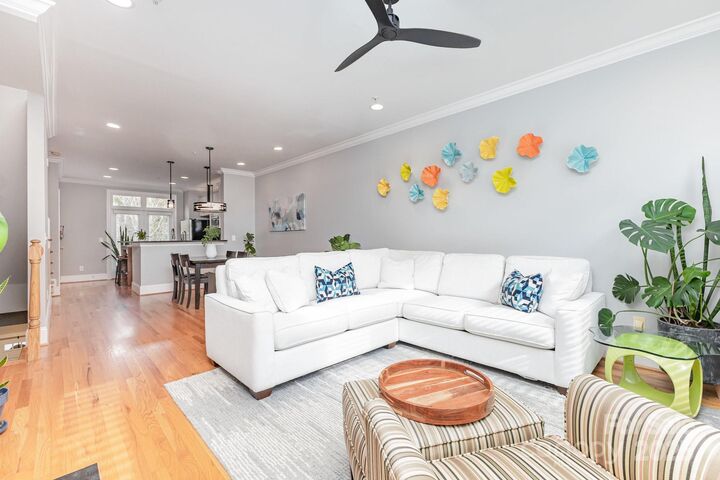 239 N Dotger Avenue N F-7  Charlotte NC 28207 photo