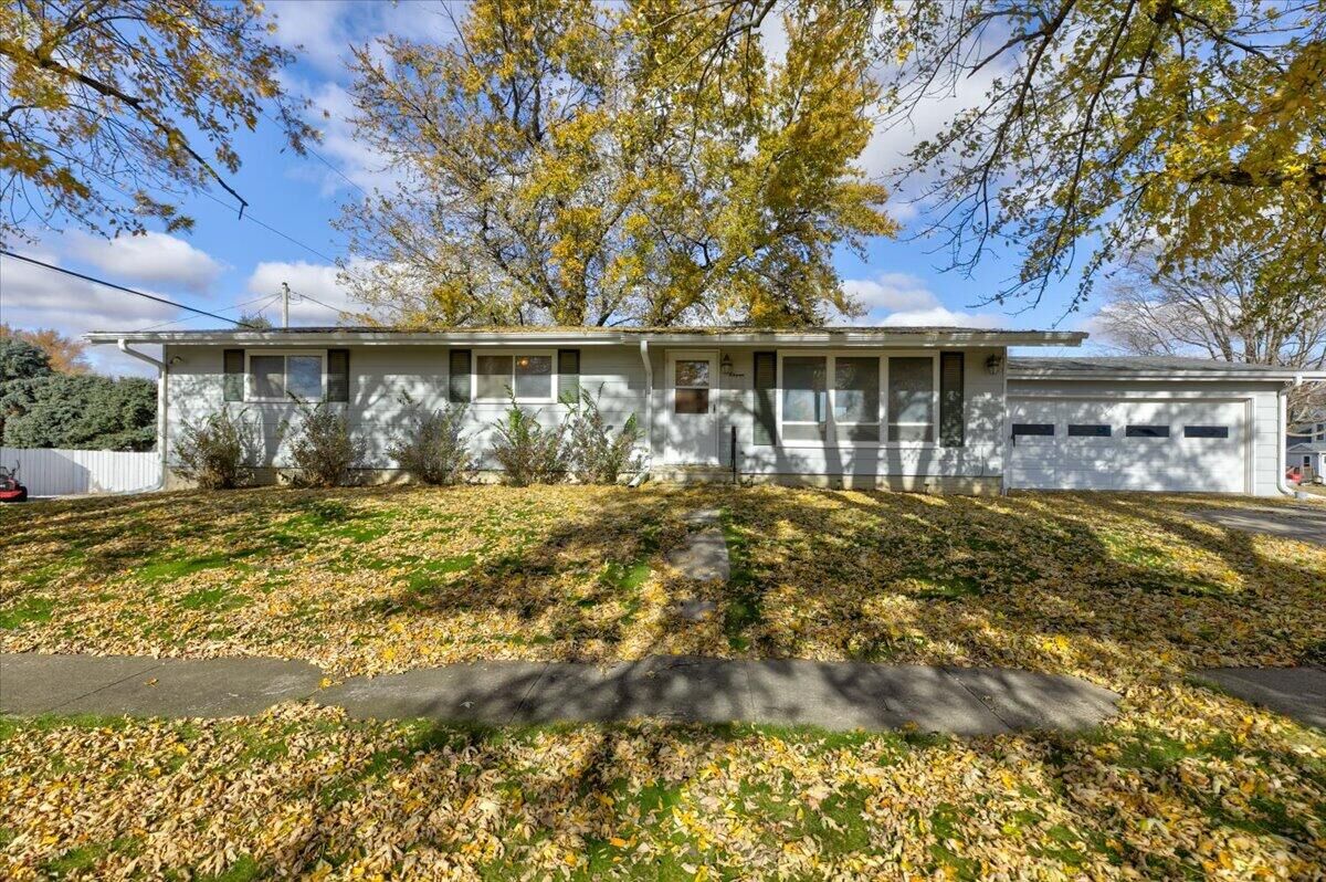 Property Photo:  11 2nd St Street  IA 50055 