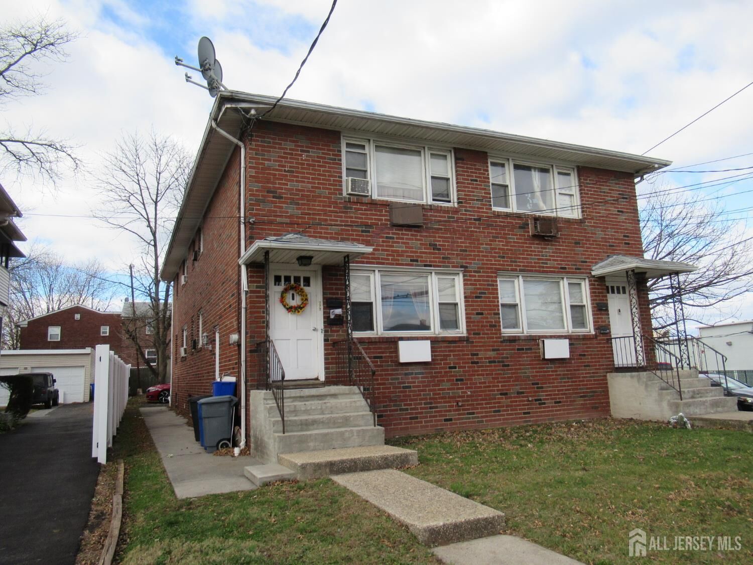 Property Photo:  779-777 Roosevelt Avenue  NJ 07008 