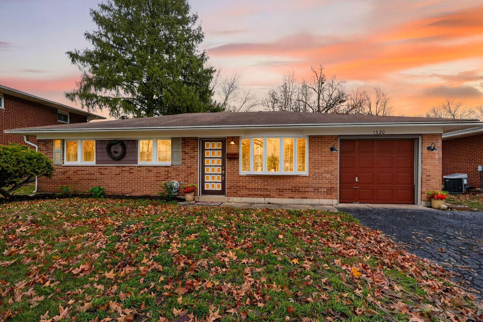 Property Photo:  1320 Nancy Lane  OH 43227 