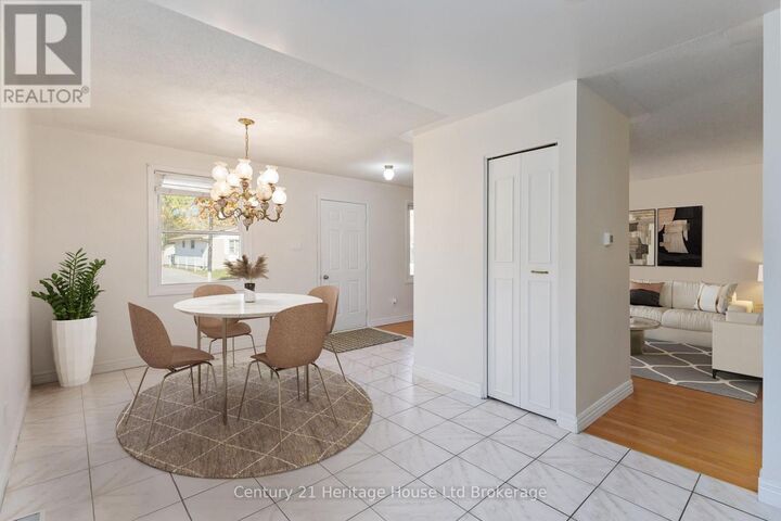 Property Photo: 154 Rosamond Crescent ON N6E 2M9