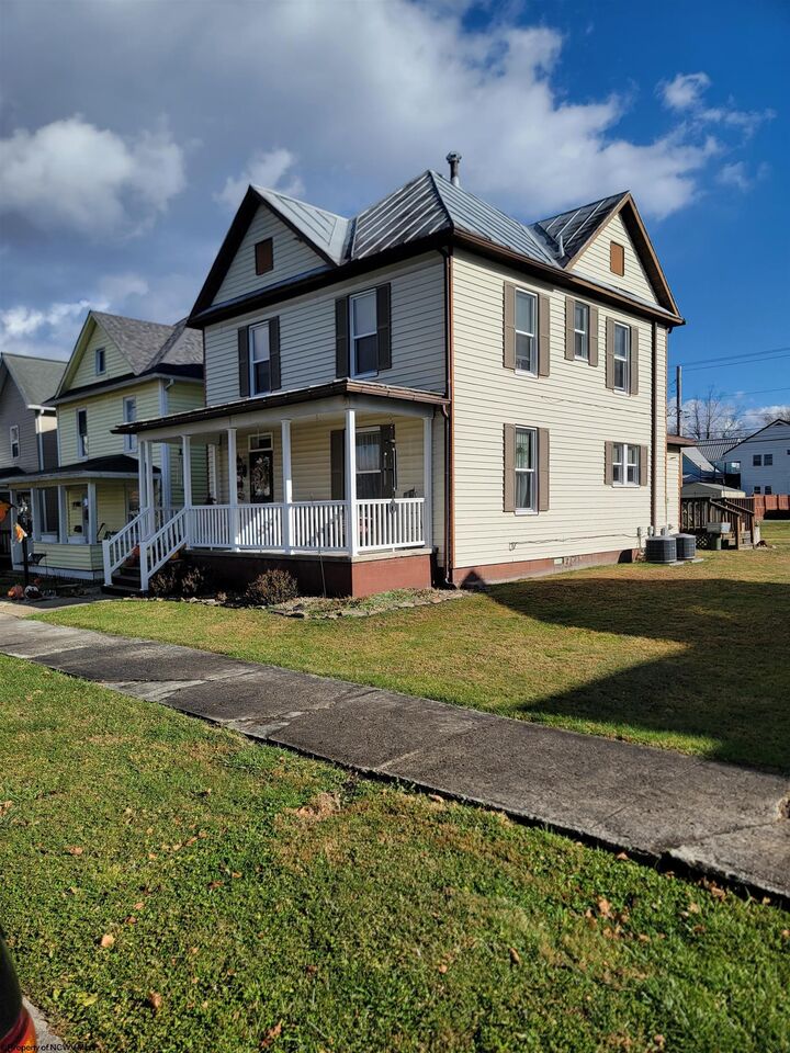 Property Photo: 1521 Taylor Avenue WV 26241