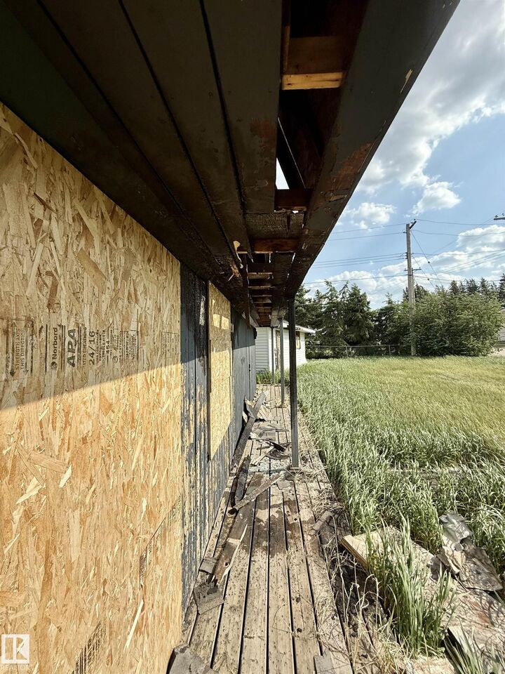 Property Photo:  4913 & 4909 49 Avenue  AB T0A 1P0 