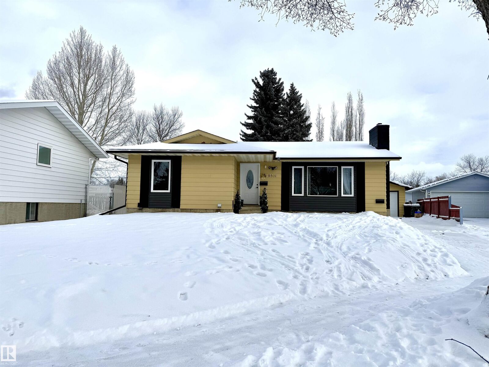 Property Photo: 9501 88 Street AB T8L 1H6