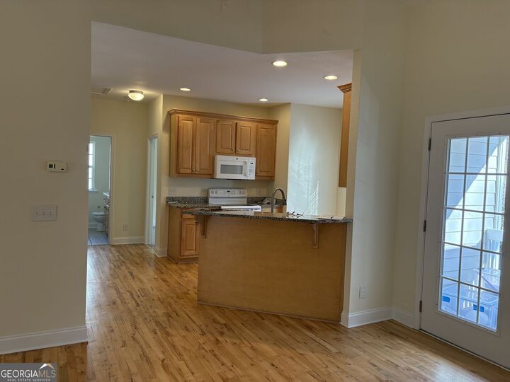 Property Photo: 74 Lockerbie Court 202 GA 30525