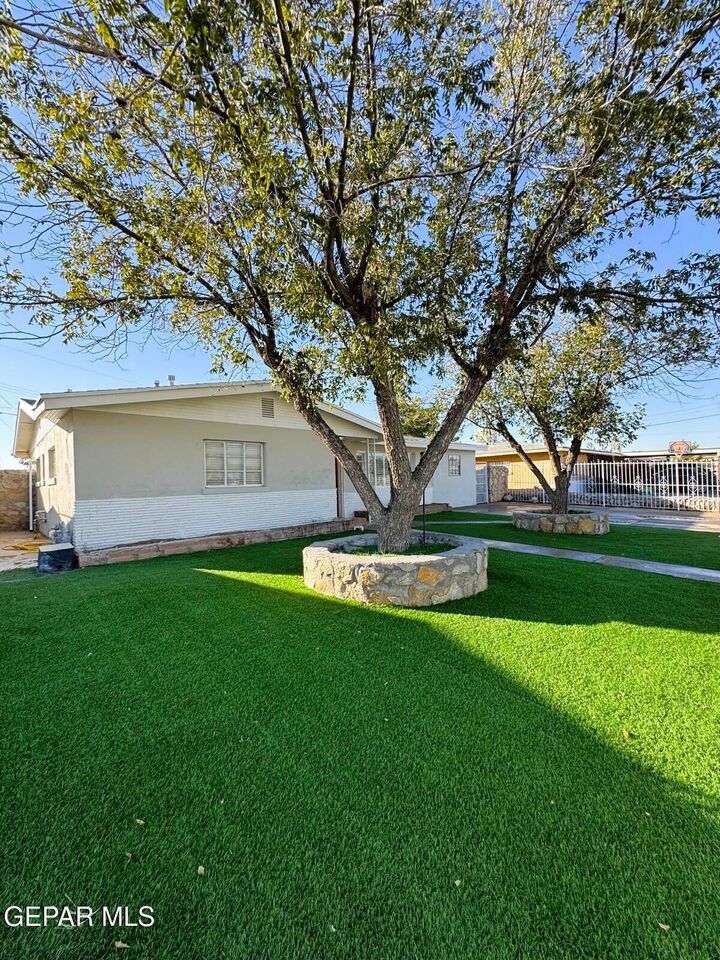 Property Photo:  1515 Dennis Circle  TX 79925 