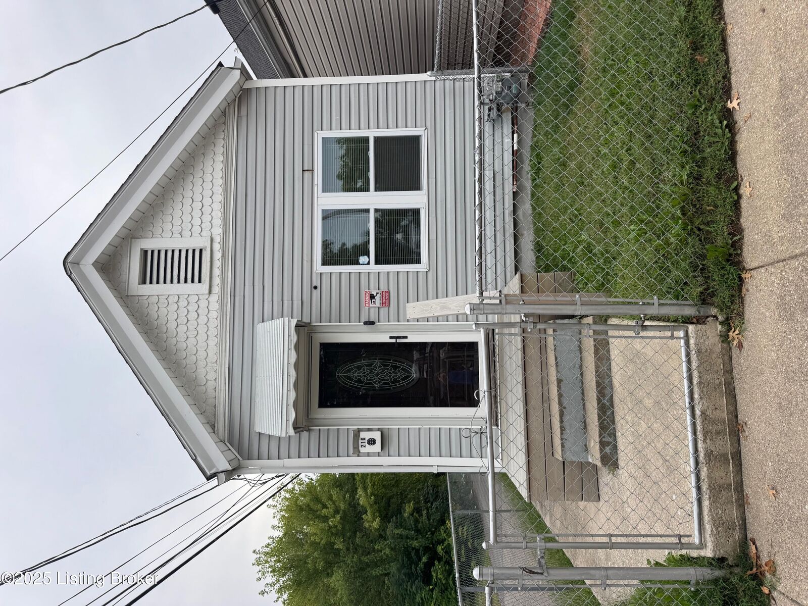 Property Photo: 216 N 25th St KY 40212