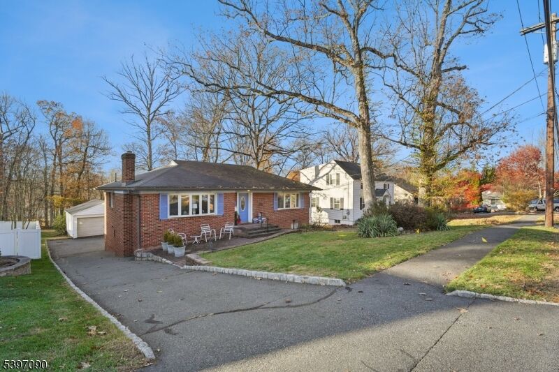 Property Photo:  29 Sycamore Ave  NJ 07039 