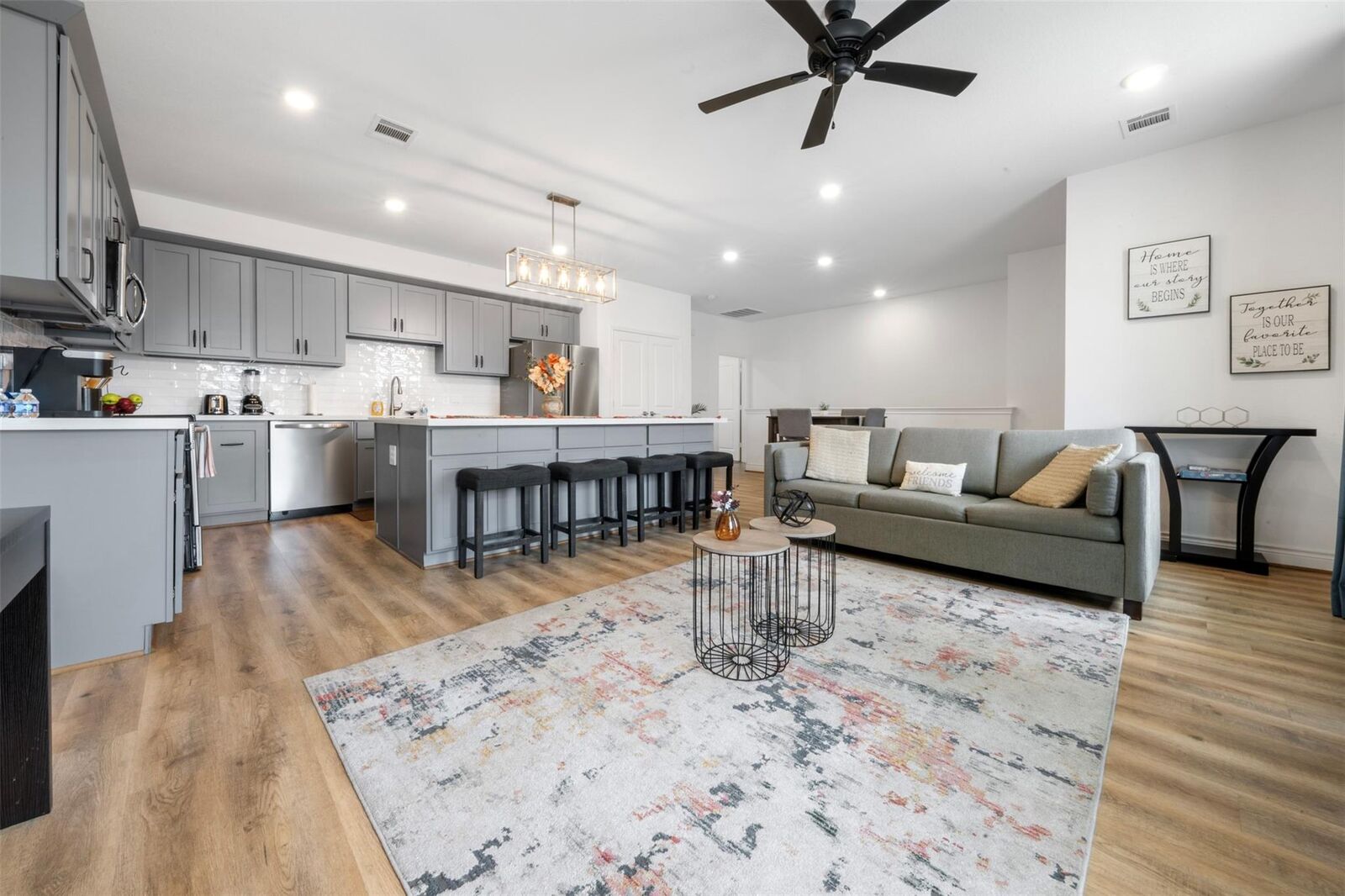 Property Photo: 5214 Sherman Street TX 77011