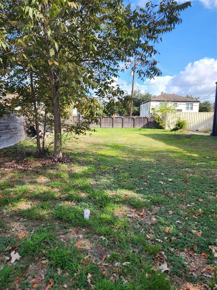 Property Photo:  2317 Cleburne Street  TX 77004 