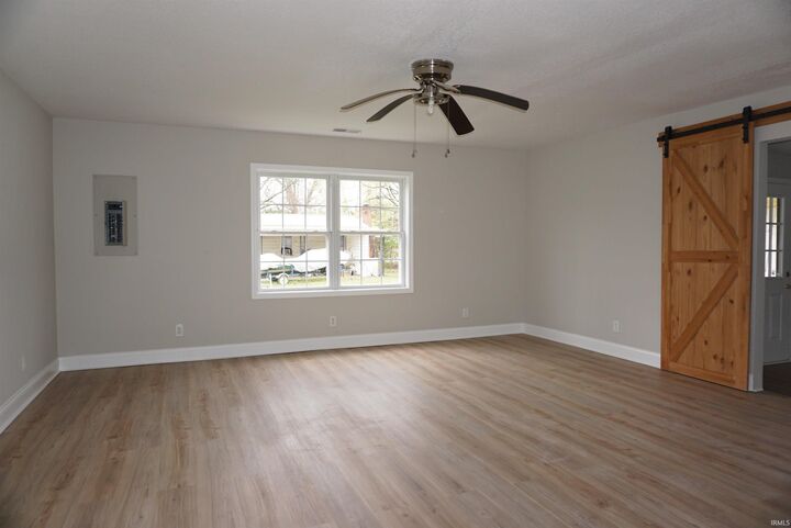 Property Photo: 4020 N Fourth Avenue IN 47711