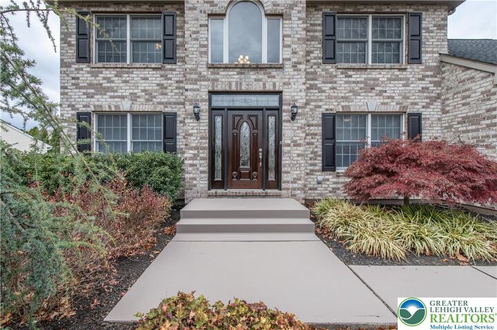 Property Photo:  2438 Blue Jay Drive  PA 18064 