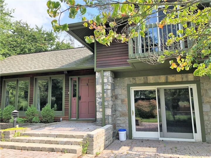 Property Photo:  7 Tamarack Road  NY 10541 
