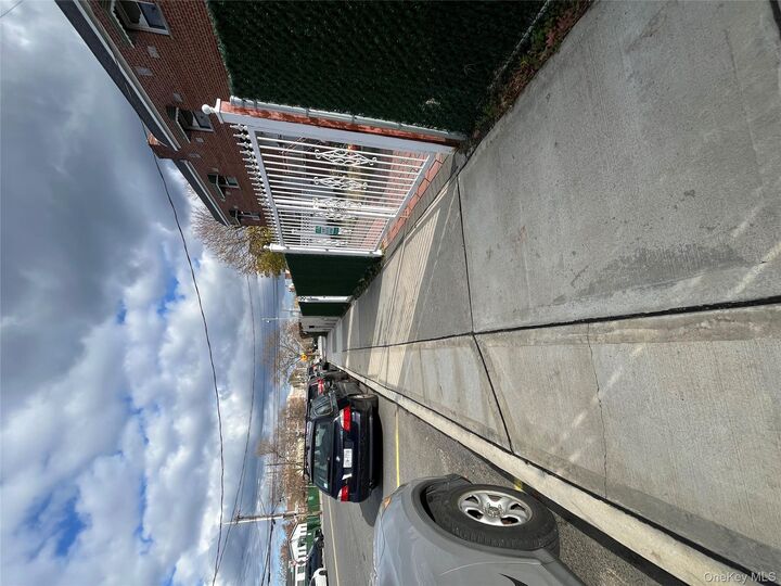 Property Photo: 2866 Dewey Avenue NY 10465