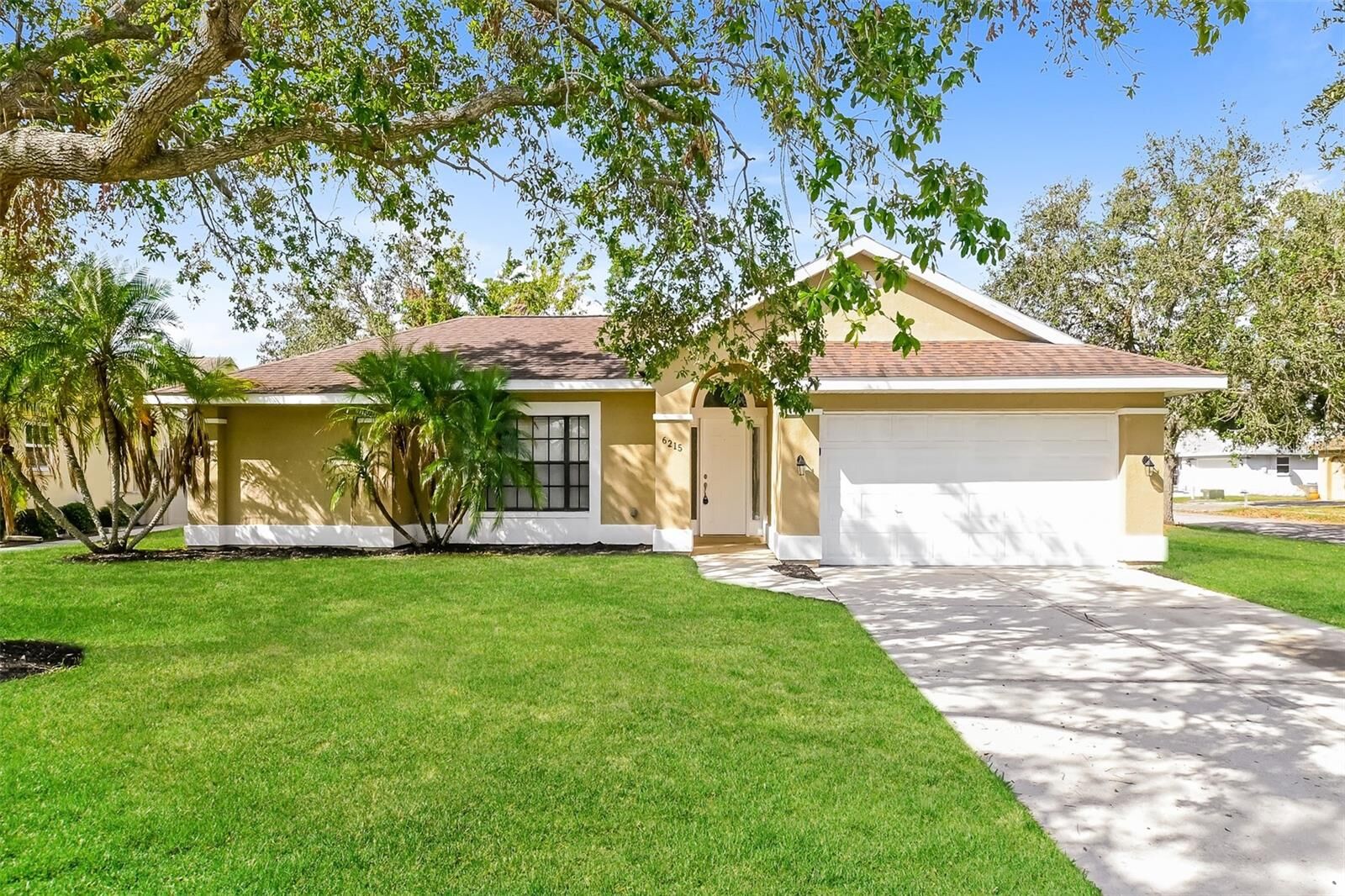 Property Photo:  6215 65th Pl E  FL 34221 