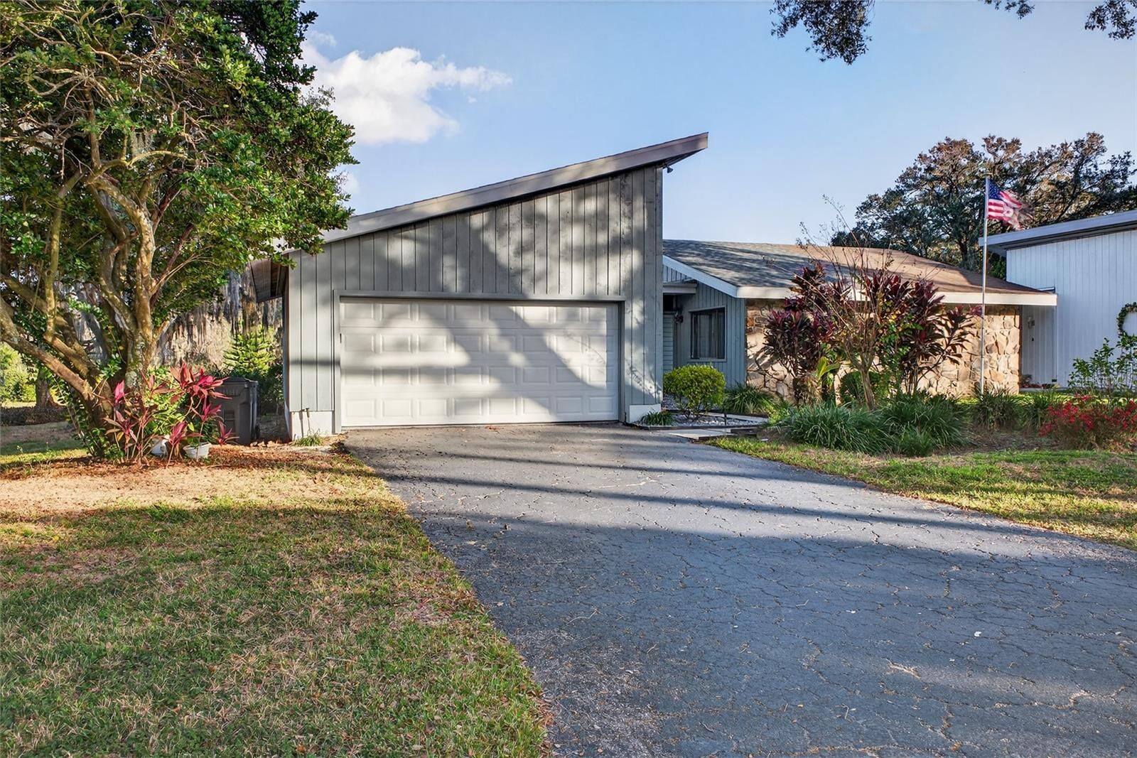 Property Photo: 46 Nottingham Way FL 33844