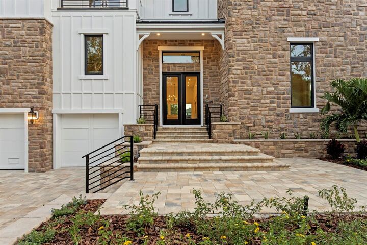 Property Photo:  4624 W San Jose Street  FL 33629 