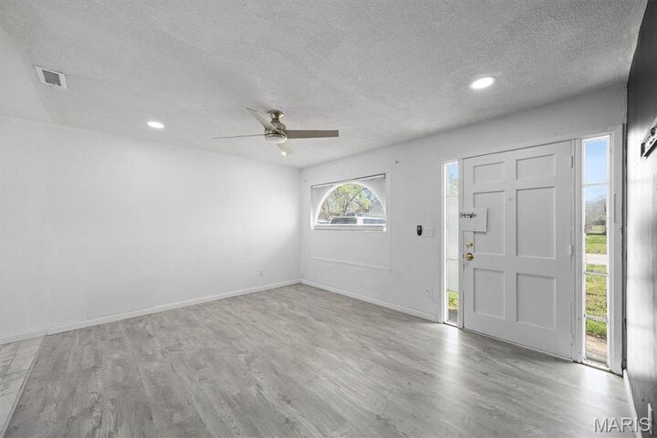 Property Photo:  47 E Adams Drive  IL 62206 