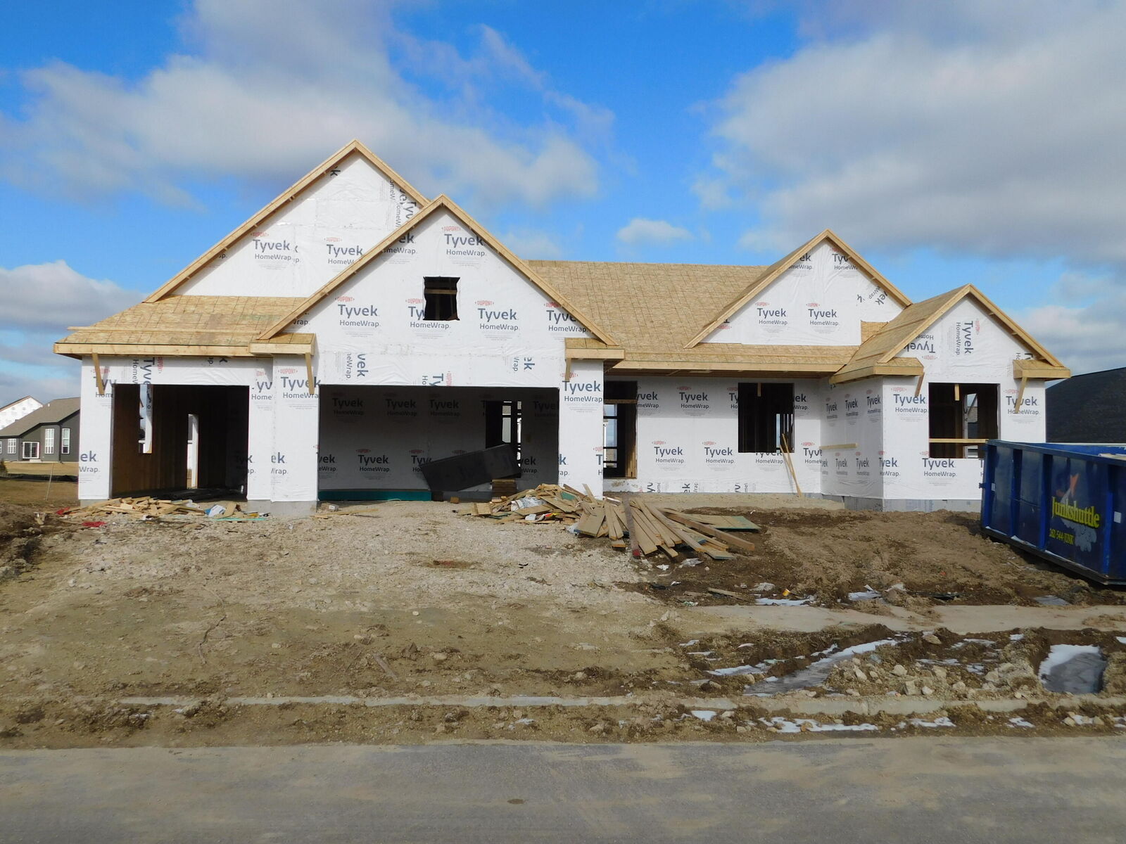 Property Photo:  792 N Sparrow Way  WI 53024 