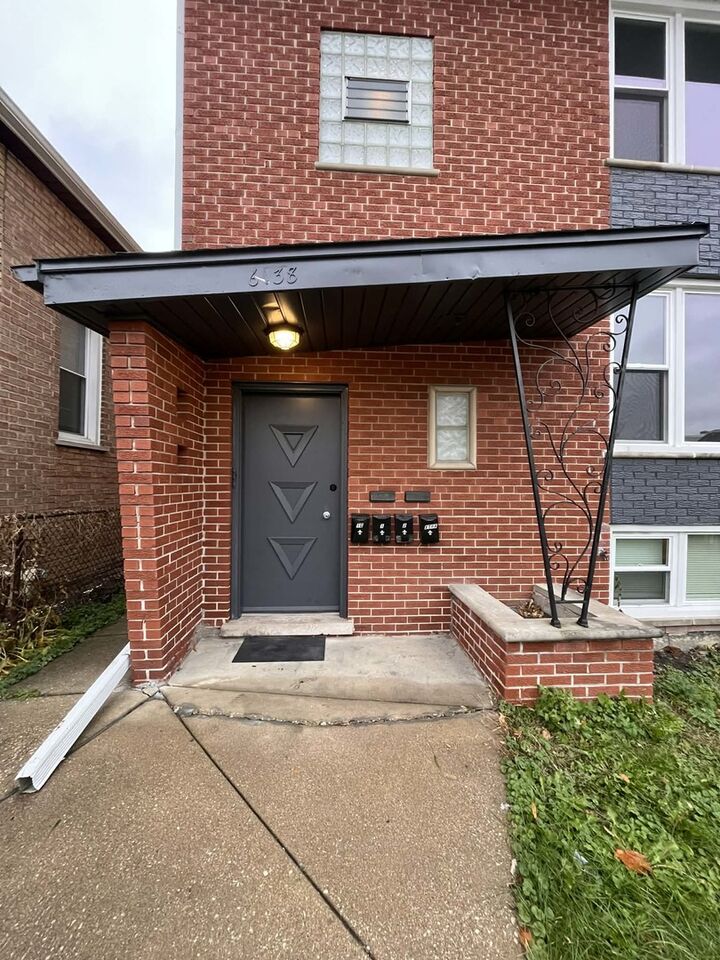 Property Photo: 6138 S Kilpatrick Avenue 2 IL 60629