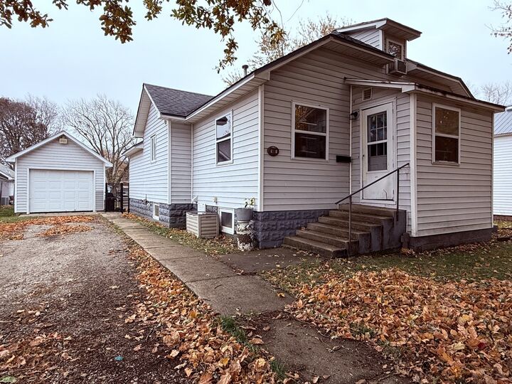 Property Photo:  406 S Church Street  IL 60936 