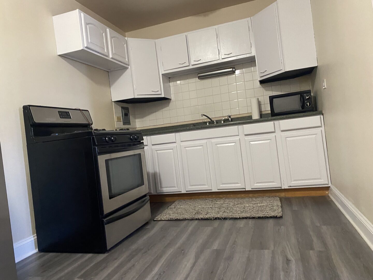 Property Photo: 2411 W Balmoral Avenue 3G IL 60625