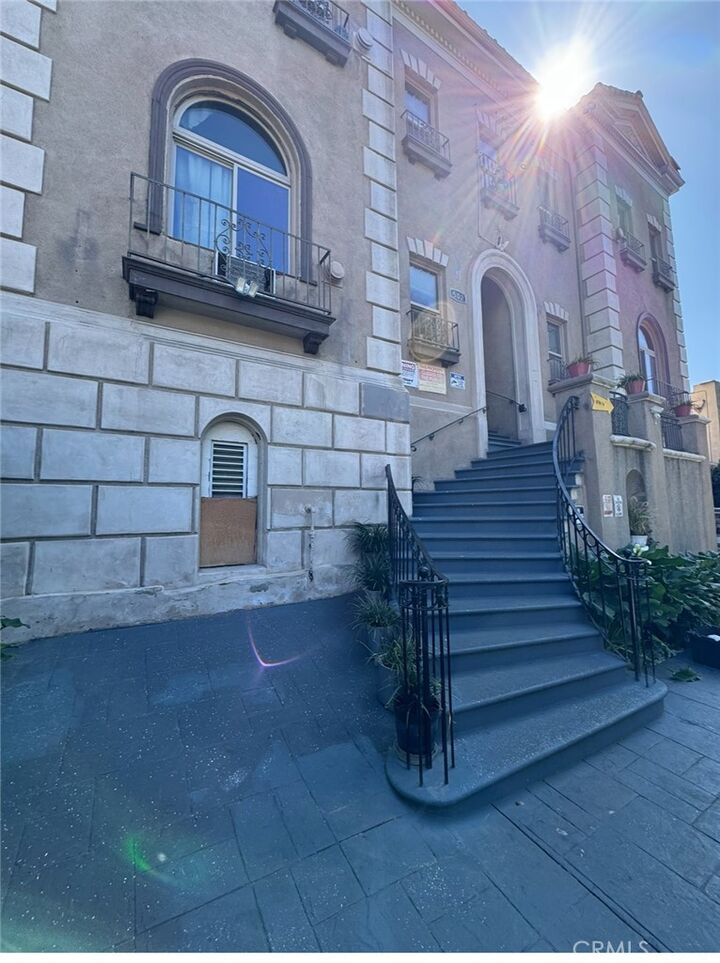 Property Photo: 502 S Westlake Avenue CA 90057