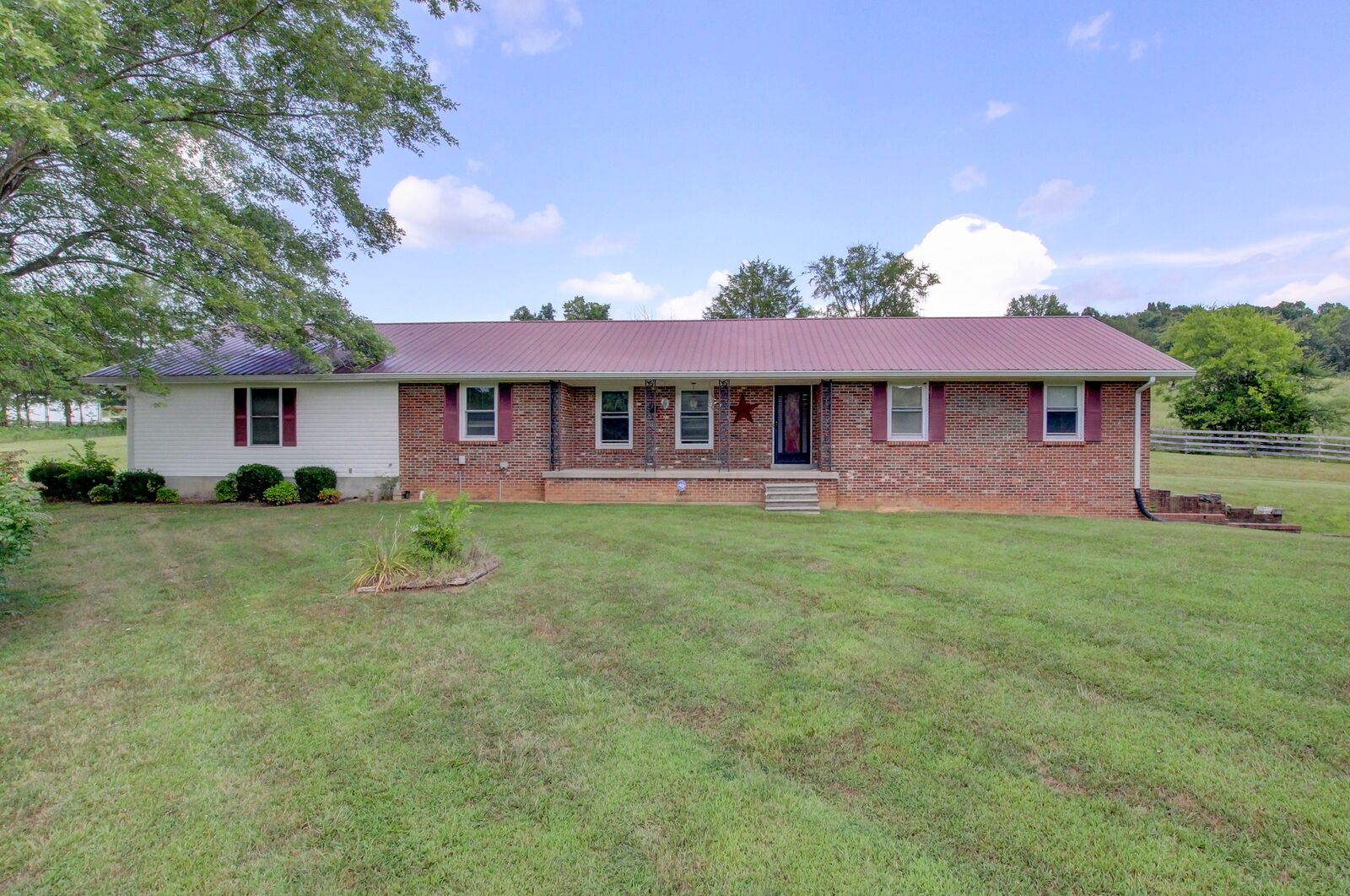 Property Photo:  5581 Bryant Hollow Rd  TN 37052 