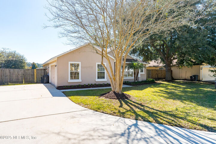 Property Photo:  10174 Rising Mist Lane  FL 32221 