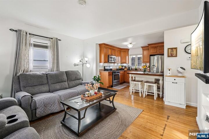 Property Photo:  17 Walnut Street  NJ 07403 