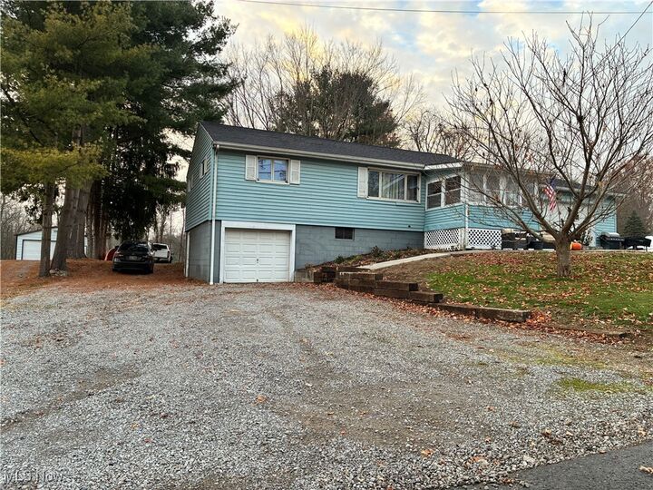 Property Photo:  275 Walnut  OH 44490 