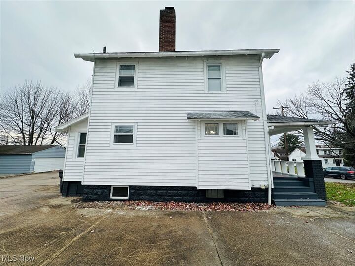 Property Photo:  937 W Indianola Avenue  OH 44511 