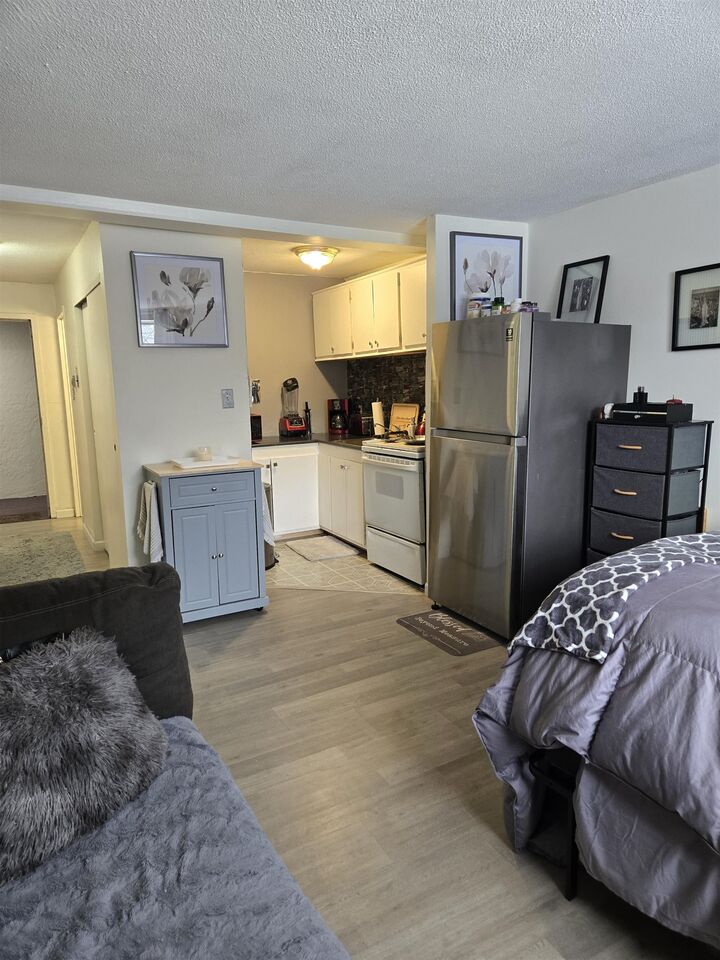 Property Photo: 2 Silvestri Circle NH 03038