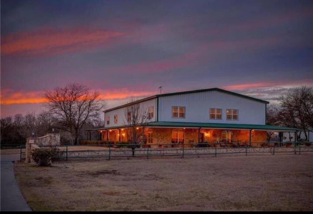 Property Photo: 275 Brigman Road TX 76064