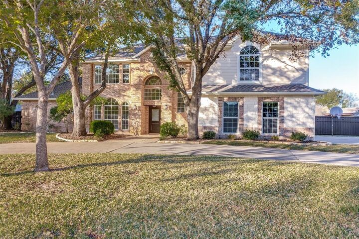 Property Photo: 3105 Sunny Meadow Court TX 76016