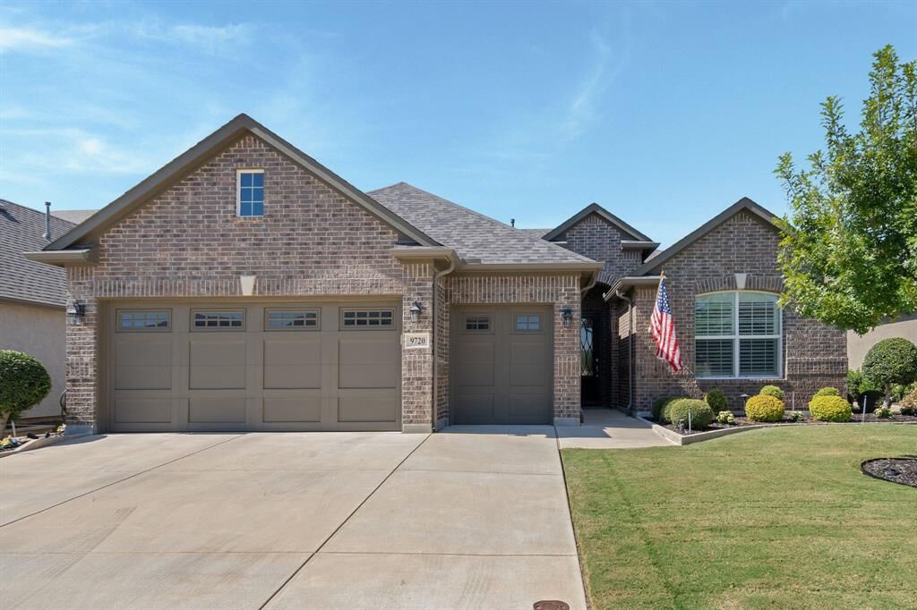 Property Photo:  9720 Silver Rock Way  TX 76207 