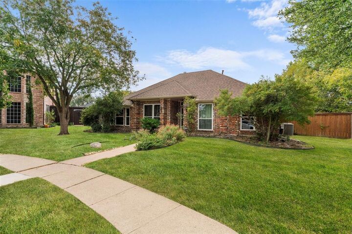 Property Photo:  6306 Debbie Circle  TX 75089 