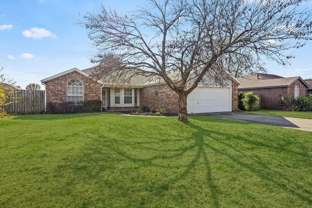 Property Photo: 149 Robin Hood Court AR 72764