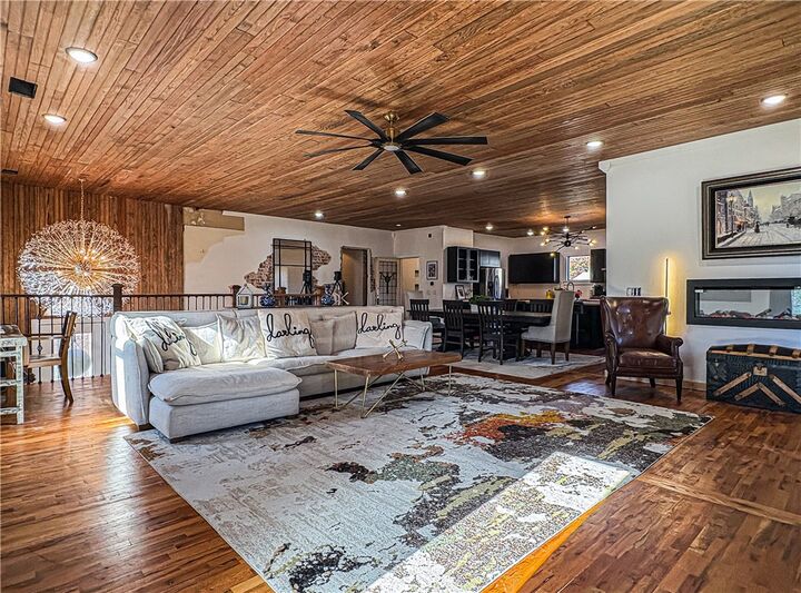 510 E Madison Avenue  Berryville AR 72616 photo